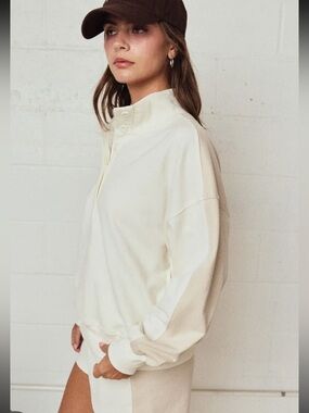 Mock 🤍neck color block Papermoon Cream Pulloverand Shorts boutique Set